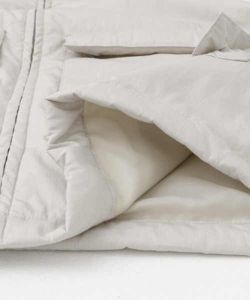 SENSE OF PLACE by URBAN RESEARCH（センスオブプレイスバイアーバンリサーチ）の「ダブルポケットトラックベスト（ダウンベスト・メンズ・ブラック/ライトベージュ・MEDIUM/LARGE）」の3枚目の写真