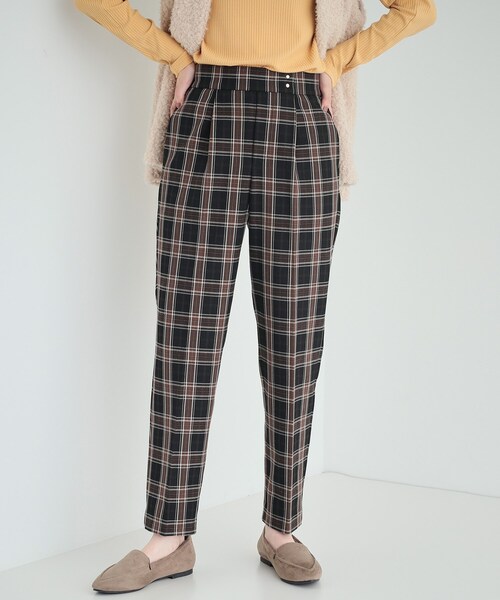 DRESKIP（ドレスキップ）の「◆【洗える】すっきりきれい見え ストレッチテーパードパンツ（その他パンツ・レディース・キャメル/ブラック系1/ブラック・02/03/04）」の2枚目の写真