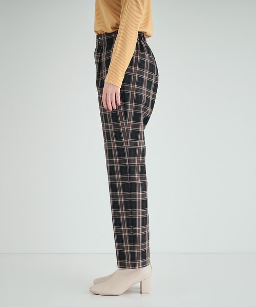 DRESKIP（ドレスキップ）の「◆【洗える】すっきりきれい見え ストレッチテーパードパンツ（その他パンツ・レディース・キャメル/ブラック系1/ブラック・02/03/04）」の18枚目の写真