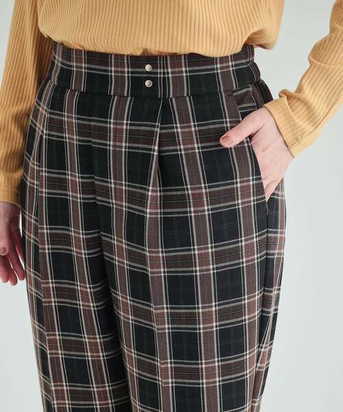 DRESKIP（ドレスキップ）の「◆【洗える】すっきりきれい見え ストレッチテーパードパンツ（その他パンツ・レディース・キャメル/ブラック系1/ブラック・02/03/04）」の21枚目の写真