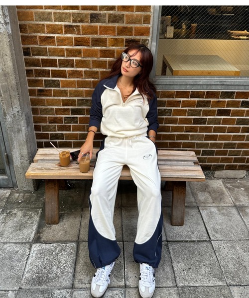 ROXY(ロキシー)の「【ZOZO限定アイテム】SATURN WAVES PANTS/ロキシードローコード付きウエストゴムスウェットパンツ(その他パンツ・レディース・ホワイト/ブラック/グレー・FREE)」の5枚目の写真