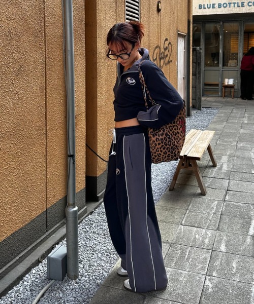 ROXY(ロキシー)の「【ZOZO限定アイテム】SATURN WAVES PANTS/ロキシードローコード付きウエストゴムスウェットパンツ(その他パンツ・レディース・ホワイト/ブラック/グレー・FREE)」の14枚目の写真