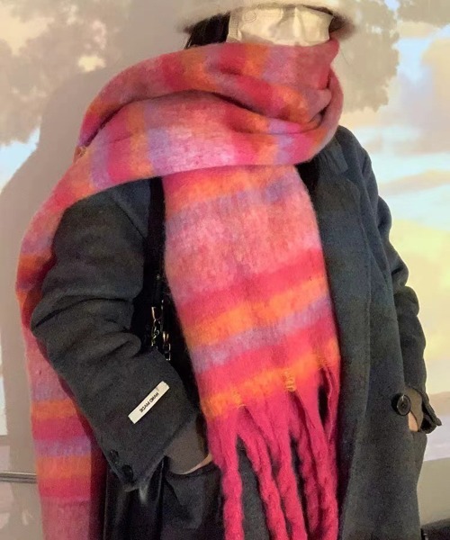 Per sist ence（パーシエンス）の「ボリュームレトロチェックフリンジマフラー（マフラー・レディース・ブラック/ライトブルー/ブルー/ブラウン/グリーン系/パープル/グリーン/ピンク/ローズ・FREE）」の9枚目の写真