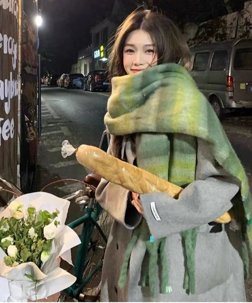 Per sist ence（パーシエンス）の「ボリュームレトロチェックフリンジマフラー（マフラー・レディース・ブラック/ライトブルー/ブルー/ブラウン/グリーン系/パープル/グリーン/ピンク/ローズ・FREE）」の3枚目の写真