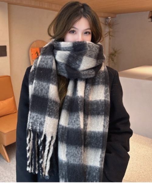 Per sist ence（パーシエンス）の「ボリュームレトロチェックフリンジマフラー（マフラー・レディース・ブラック/ライトブルー/ブルー/ブラウン/グリーン系/パープル/グリーン/ピンク/ローズ・FREE）」の12枚目の写真