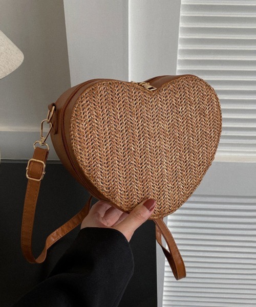 Pochi Pouch(ポチポーチ)の「Pochi Pouch/2way ミニ ハートデザイン わら編み ショルダーバッグ(ショルダーバッグ・レディース・ブラック/ブラウン/ホワイト/ベージュ・FREE)」の3枚目の写真