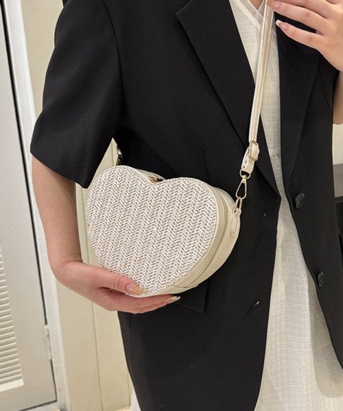 Pochi Pouch(ポチポーチ)の「Pochi Pouch/2way ミニ ハートデザイン わら編み ショルダーバッグ(ショルダーバッグ・レディース・ブラック/ブラウン/ホワイト/ベージュ・FREE)」の9枚目の写真