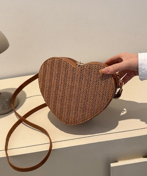 Pochi Pouch(ポチポーチ)の「Pochi Pouch/2way ミニ ハートデザイン わら編み ショルダーバッグ(ショルダーバッグ・レディース・ブラック/ブラウン/ホワイト/ベージュ・FREE)」の13枚目の写真