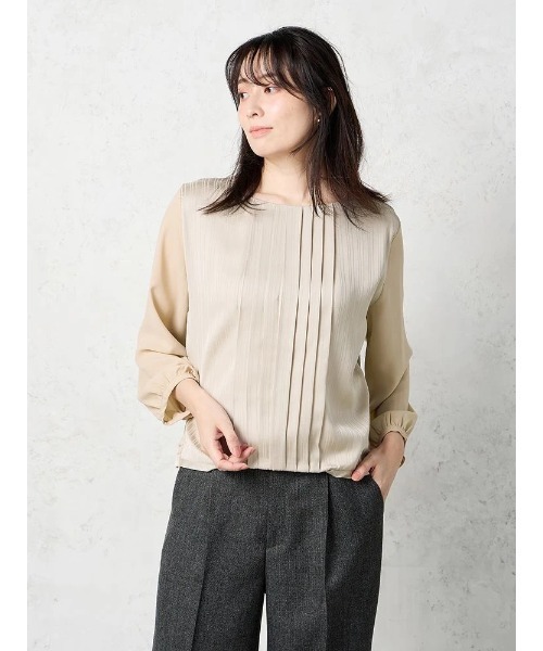 Perfect Suit FActory（パーフェクトスーツファクトリー）の「シャドーストライプ９分袖ブラウス　ホワイト/ベージュ（Tシャツ/カットソー・レディース・オフホワイト/ベージュ・S/M/L）」の2枚目の写真