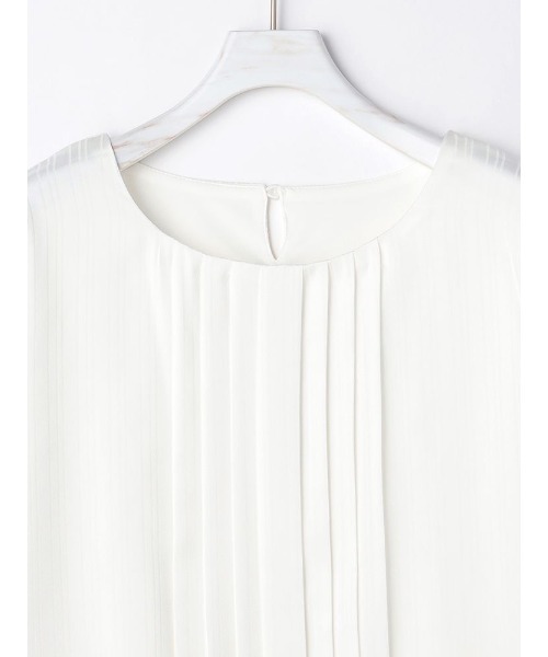 Perfect Suit FActory（パーフェクトスーツファクトリー）の「シャドーストライプ９分袖ブラウス　ホワイト/ベージュ（Tシャツ/カットソー・レディース・オフホワイト/ベージュ・S/M/L）」の9枚目の写真