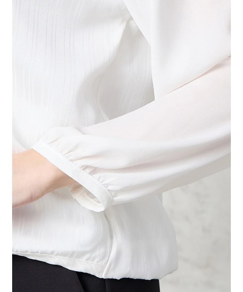 Perfect Suit FActory（パーフェクトスーツファクトリー）の「シャドーストライプ９分袖ブラウス　ホワイト/ベージュ（Tシャツ/カットソー・レディース・オフホワイト/ベージュ・S/M/L）」の19枚目の写真