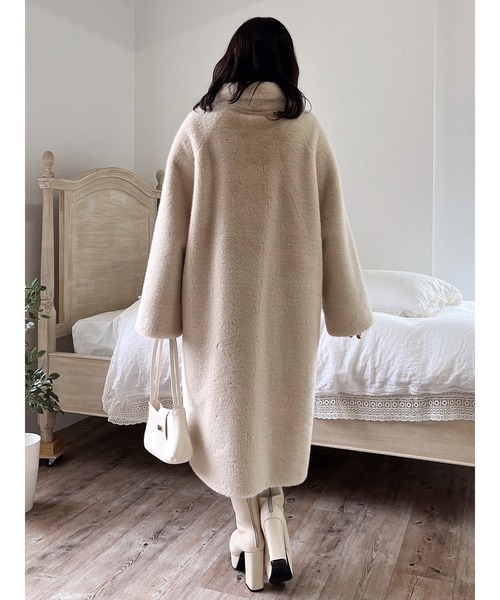 MIIA(ミーア)の「ふわふわロングファーコート(その他アウター・レディース・ベージュ/ブラウン/オフホワイト・FREE)」の17枚目の写真