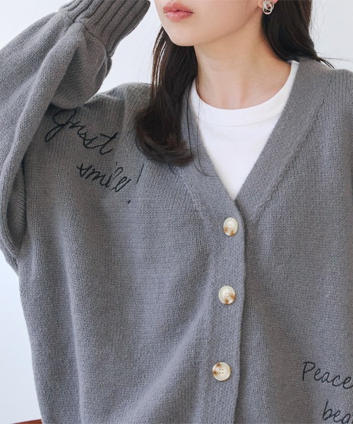 KOBE LETTUCE(コウベレタス)の「ロゴ刺繍ニットカーディガン(カーディガン/ボレロ・レディース・オフホワイト/グレー・M)」の7枚目の写真