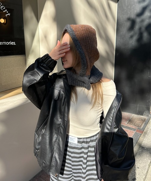 StyleSea(スタイルシー)の「フロントボタン付きバイカラーニットバラクラバ(ニットキャップ/ビーニー・レディース・チャコールグレー/ライトグレー/ブラウン/ベージュ/ブルー/パープル/レッド・FREE)」の4枚目の写真