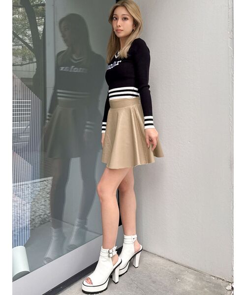 GYDA（ジェイダ）の「molar Vネックニットトップス（ニット/セーター・レディース・ブラック/オフホワイト/グリーン・FREE）」の21枚目の写真