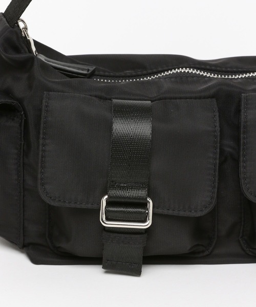 niko and...（ニコアンド）の「オリジナルチャーム付きマルチポケットショルダーバッグ（ショルダーバッグ・レディース・グレー/カーキ/ブラック・0）」の13枚目の写真