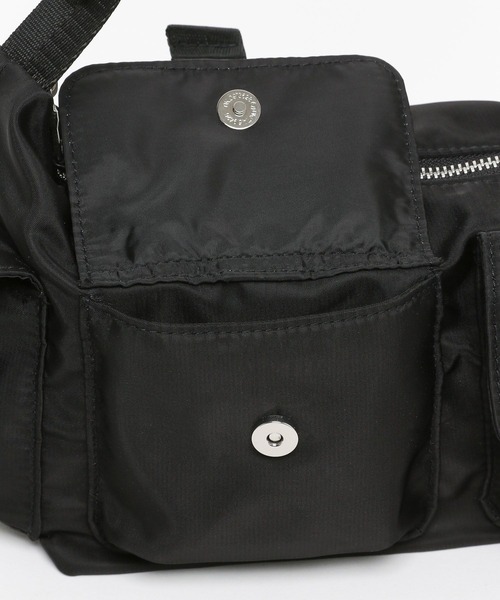 niko and...（ニコアンド）の「オリジナルチャーム付きマルチポケットショルダーバッグ（ショルダーバッグ・レディース・グレー/カーキ/ブラック・0）」の14枚目の写真