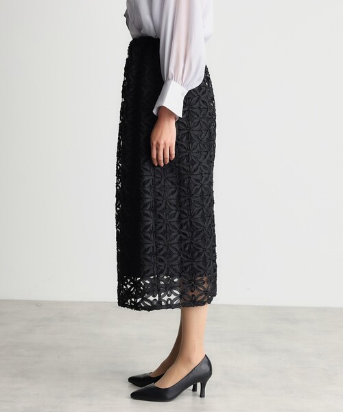 THE SHOP TK （ザ ショップ ティーケー ）の「【ONOFF活躍／セレモニー】刺繍レーススカート／洗える（スカート・レディース・アイボリー/ブラック・12/13）」の17枚目の写真