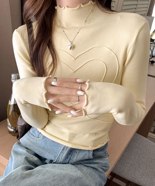 2ly2(トゥーリートゥー)の「着るだけで華やかに!立体ハートデザインメロウ仕上げ長袖Tシャツ(Tシャツ/カットソー・レディース・グレー/ブラック/ベージュ・FREE)」の15枚目の写真