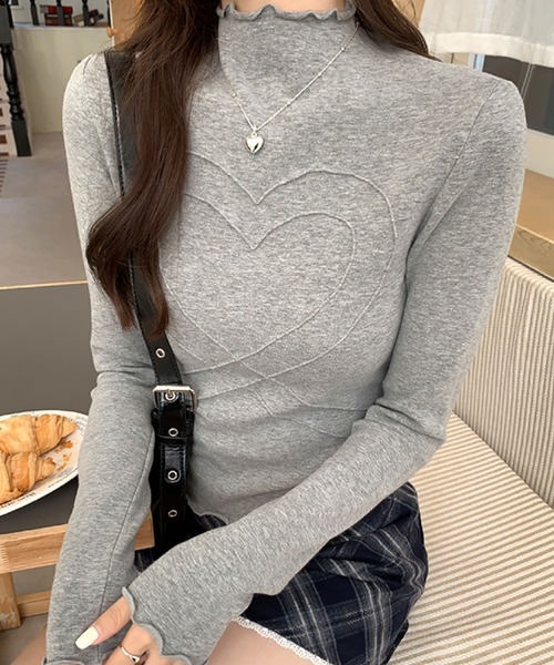 2ly2(トゥーリートゥー)の「着るだけで華やかに!立体ハートデザインメロウ仕上げ長袖Tシャツ(Tシャツ/カットソー・レディース・グレー/ブラック/ベージュ・FREE)」の19枚目の写真