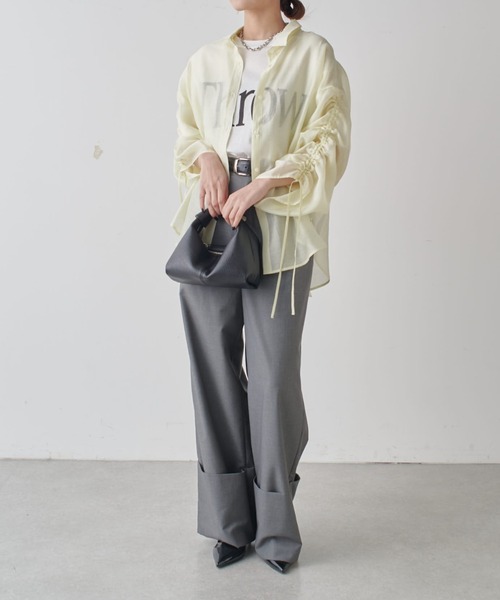 Lui's(ルイス)の「シアーギャザ―スリーブシャツ(シャツ/ブラウス・レディース・ホワイト/チャコールグレー/サックスブルー/イエロー/ブラウン/スカイブルー系/ブラック・FREE)」の15枚目の写真