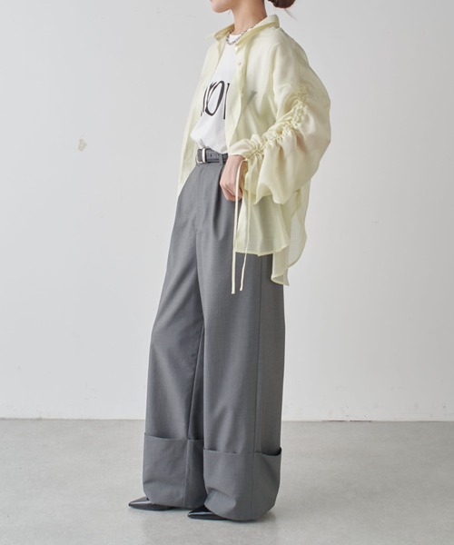 Lui's(ルイス)の「シアーギャザ―スリーブシャツ(シャツ/ブラウス・レディース・ホワイト/チャコールグレー/サックスブルー/イエロー/ブラウン/スカイブルー系/ブラック・FREE)」の16枚目の写真