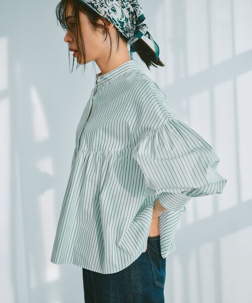 23区（ニジュウサンク）の「【洗える】CANCLINI ギャザー フレア ブラウス（シャツ/ブラウス・レディース・オレンジ系1/スカイブルー系/スカイブルー系1/ホワイト系/ホワイト系1・38）」の2枚目の写真