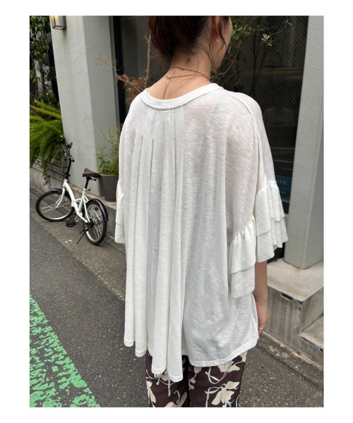 ROSE BUD(ローズバッド)の「FRILL BIG TEE(Tシャツ/カットソー・レディース・ブラック/ホワイト/カーキ・ONE SIZE)」の12枚目の写真