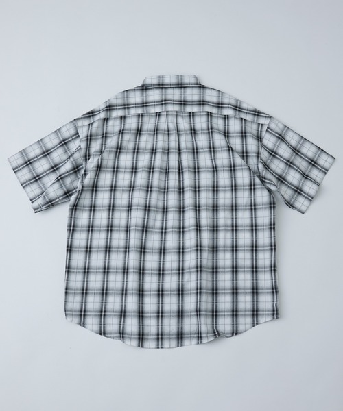U.S. POLO ASSN.(ユーエスポロアッスン)の「U.S. POLO ASSN./ユーエスポロアッスン 別注 ワンポイント刺繍チェックショートスリーブシャツ(限定展開)(UNISEX)(シャツ/ブラウス・メンズ・ブラック/ブラック系その他/ネイビー/ベージュ/ホワイト系その他・SMALL/MEDIUM/LARGE)」の21枚目の写真