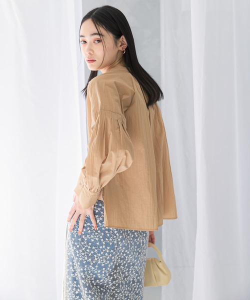 URBAN RESEARCH ROSSO WOMEN（アーバンリサーチ　ロッソ）の「ボタンデザインショートシャツブラウス（シャツ/ブラウス・レディース・キャメル/ミント/アイボリー・FREE）」の10枚目の写真