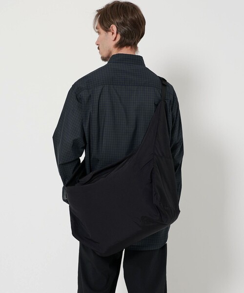 BEAUTY&YOUTH UNITED ARROWS（ビューティーアンドユースユナイテッドアローズ）の「ライト ナイロン クロス ショルダーバッグ（ショルダーバッグ・メンズ・ブラック/ケリーグリーン/コバルトブルー・FREE）」の16枚目の写真