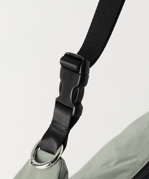 BEAUTY&YOUTH UNITED ARROWS（ビューティーアンドユースユナイテッドアローズ）の「ライト ナイロン クロス ショルダーバッグ（ショルダーバッグ・メンズ・ブラック/ケリーグリーン/コバルトブルー・FREE）」の6枚目の写真