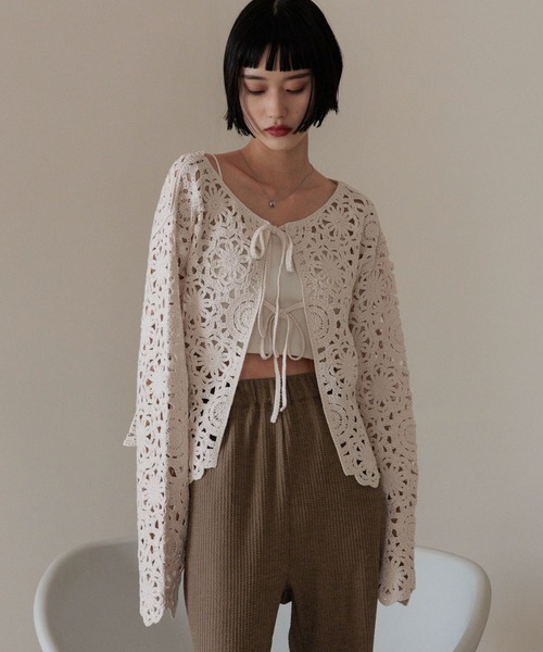 LOWRYS FARM（ローリーズファーム）の「クロシェ２ＷＡＹカーディガン　324470（カーディガン/ボレロ・レディース・ブラック/アイボリー/イエロー・FREE）」の2枚目の写真