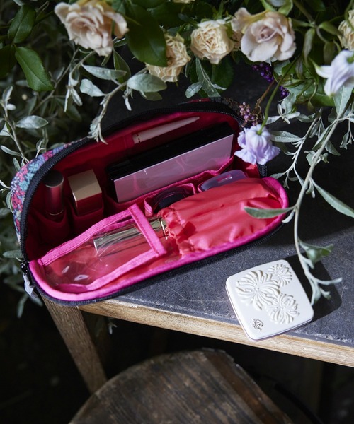 ARTISAN＆ARTIST」キアラ スロープシェイプ・ポーチ