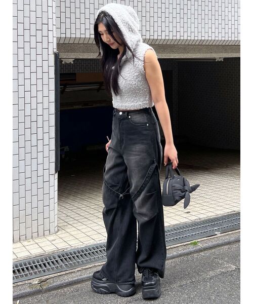 EMODA(エモダ)の「シャギーフードニットタンクトップ(ニット/セーター・レディース・アイボリー/ブラック/グレー・FREE)」の20枚目の写真