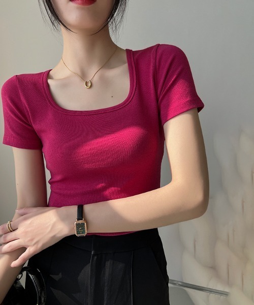 deux amour(ドゥーザムール)の「クルーネック半袖Tシャツ(Tシャツ/カットソー・レディース・カーキ/ブラック/レッド/ホワイト・FREE)」の4枚目の写真