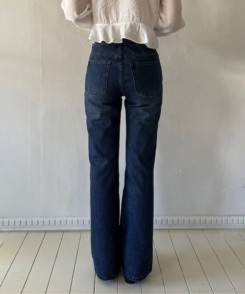 by muni:r(バイ ムニール)の「ローウエストブーツカットデニムパンツ(デニムパンツ・レディース・ブルー・SMALL/MEDIUM)」の16枚目の写真