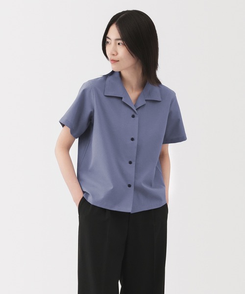 無印良品（ムジルシリョウヒン）の「婦人　風を通す　ストレッチサッカー　オープンカラー半袖シャツ（シャツ/ブラウス・レディース・ブルー系/オフホワイト/ブラック・XL/S/M/L）」の2枚目の写真
