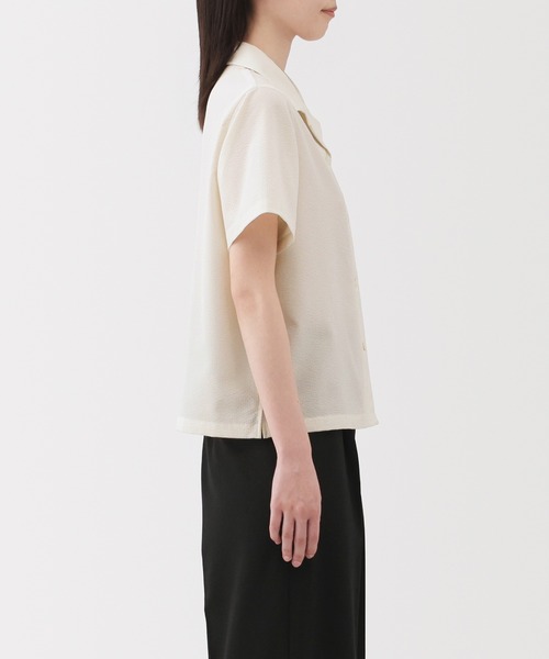 無印良品（ムジルシリョウヒン）の「婦人　風を通す　ストレッチサッカー　オープンカラー半袖シャツ（シャツ/ブラウス・レディース・ブルー系/オフホワイト/ブラック・XL/S/M/L）」の5枚目の写真