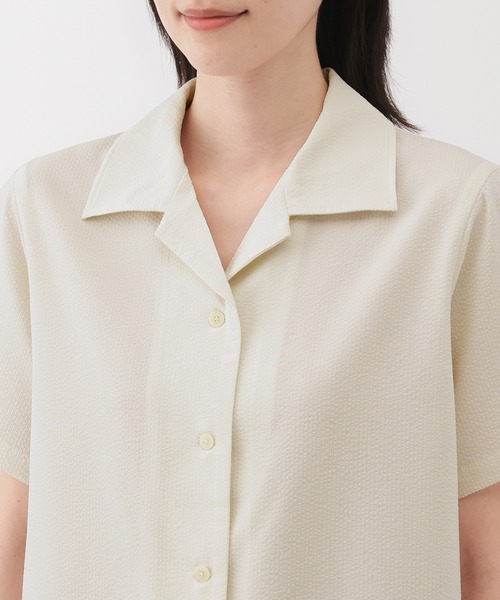 無印良品（ムジルシリョウヒン）の「婦人　風を通す　ストレッチサッカー　オープンカラー半袖シャツ（シャツ/ブラウス・レディース・ブルー系/オフホワイト/ブラック・XL/S/M/L）」の7枚目の写真