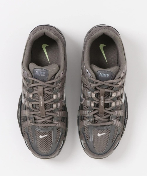 NIKE(ナイキ)の「NIKE P-6000(スニーカー・レディース・ホワイト系その他/ダークブラウン・25/24/24.5)」の5枚目の写真