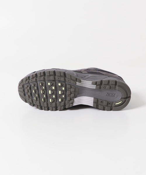 NIKE(ナイキ)の「NIKE P-6000(スニーカー・レディース・ホワイト系その他/ダークブラウン・25/24/24.5)」の7枚目の写真