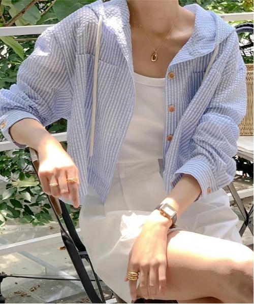 Per sist ence(パーシエンス)の「シアーストライプフード付きシャツ(シャツ/ブラウス・レディース・ブルー/ホワイト・LARGE/MEDIUM)」の2枚目の写真