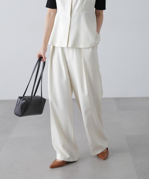 FREE'S MART（フリーズマート）の「〈セットアップ対応〉タックセミワイドパンツ（その他パンツ・レディース・ホワイト系その他/ブルー/ブラック・SMALL/MEDIUM）」の14枚目の写真