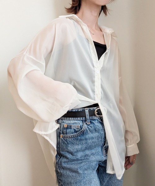 styiro（スタイロ）の「【10色展開】光沢感シアーボリュームカラーブラウスシャツ 冷房対策（シャツ/ブラウス・レディース・ブラック/ホワイト/グレー/ブルー/ピンク/パープル/オレンジ/クリーム/グリーン系その他/イエロー・FREE）」の4枚目の写真