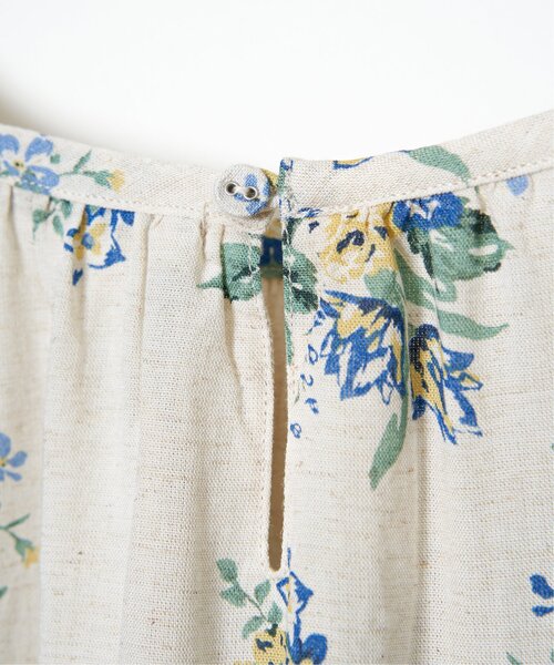 LBC（エルビーシー）の「リネン混ブーケプリントパフスリーブ（シャツ/ブラウス・レディース・オレンジ/ブルー・M）」の17枚目の写真