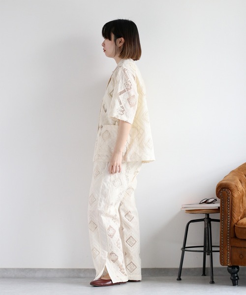 cepo（セポ）の「〈セットアップ対応〉コットンレース刺繍イージーパンツ（その他パンツ・レディース・ブラック/オフホワイト・M）」の4枚目の写真