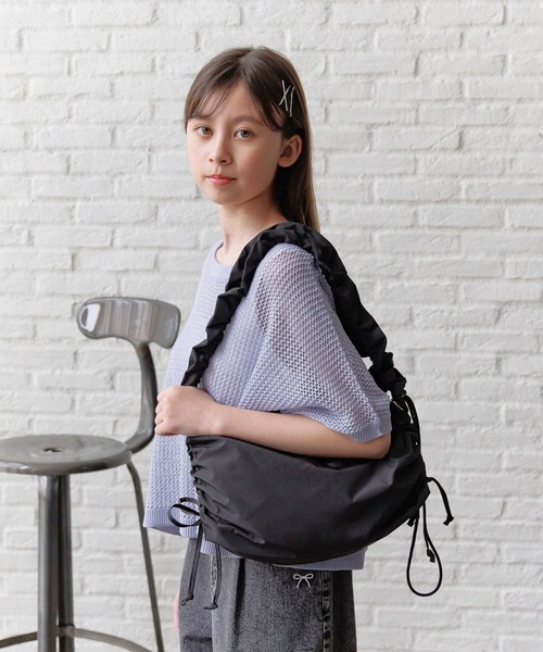 GLOBAL WORK（グローバルワーク）の「クシュクシュリボンショルダー/492580（ショルダーバッグ・キッズ・アイボリー/ブラック・ONE SIZE）」の5枚目の写真