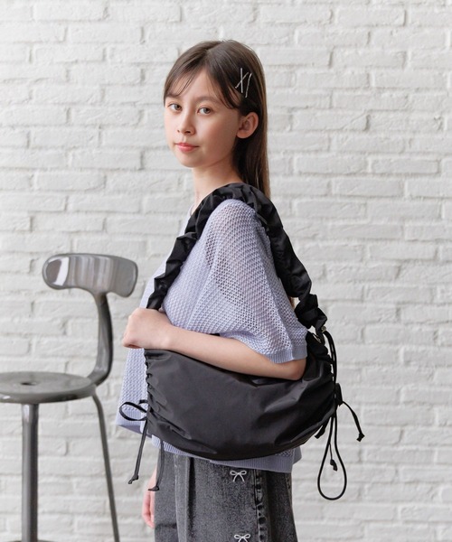 GLOBAL WORK（グローバルワーク）の「クシュクシュリボンショルダー/492580（ショルダーバッグ・キッズ・アイボリー/ブラック・ONE SIZE）」の6枚目の写真