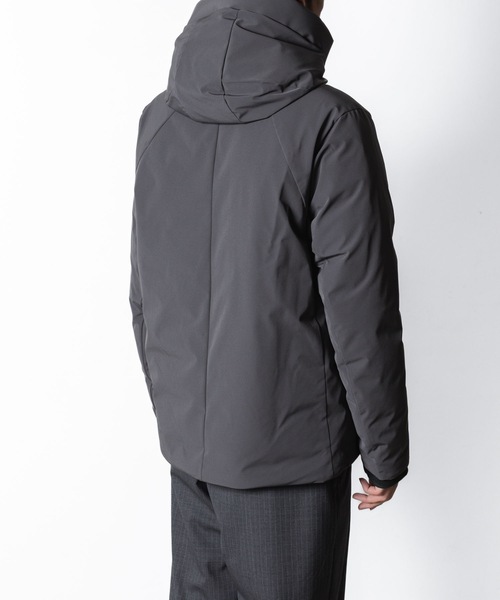 ATTACHMENT（アタッチメント）の「3レイヤー ライトタフタ フーデッドダウンジャケット / 3LAYER LIGHT TAFFETA HOODED DOWN JACKET（ダウンジャケット/コート・メンズ・ダークグレー/ブラック・1/2/3）」の5枚目の写真
